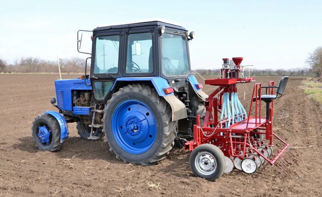 открытые платформы для хранения сельскохозяйственной техники. посёлок октябрьский скопинский район. скопин сельхозтехника. скопин сельхозтехника. техника фирмы amazone.