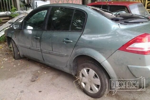 Разбираю меган 2. Рено меган 2 седан битый. гнилой рено меган 2. разбор рено меган 2. авторазбор рено меган 2.