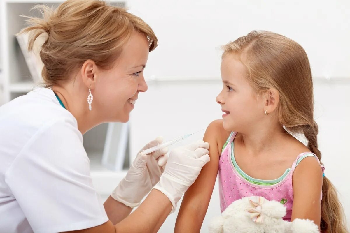 Вакцинация детей. Прививка детям. Иммунизация детей. Вакцинация детей от гриппа.