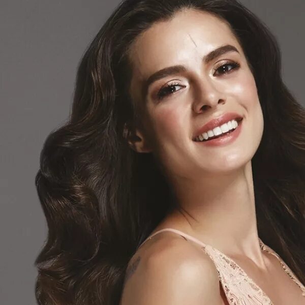 Ozge ozpirincci. Озге озпиринчджи фото. Озге озпиринчджи фото. Ozge ozpirinc. Озге торер.