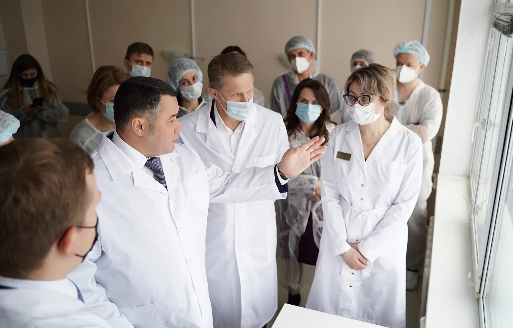 Калининская црб инфекционный госпиталь. Больница тверская область. Г тверь ул королева д 10 наркологический диспансер. Калининская црб тверь главный врач. Вороново инфекционная больница палаты.