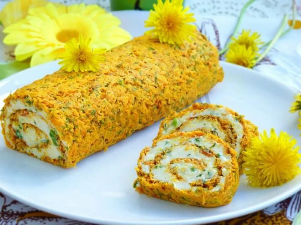 Рулет из плавленного сыра. Морковный рулет высоцкая. морковный закусочный рулет. сырный рулет. морковный рулет с сыром.