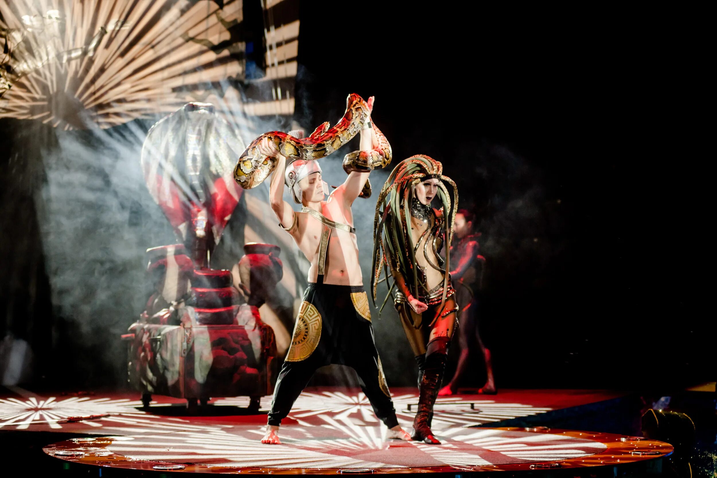 представление одиссея цирк. шоу одиссей цирковое одиссей. представление одиссея цирк. представление одиссея цирк. представление одиссея цирк.