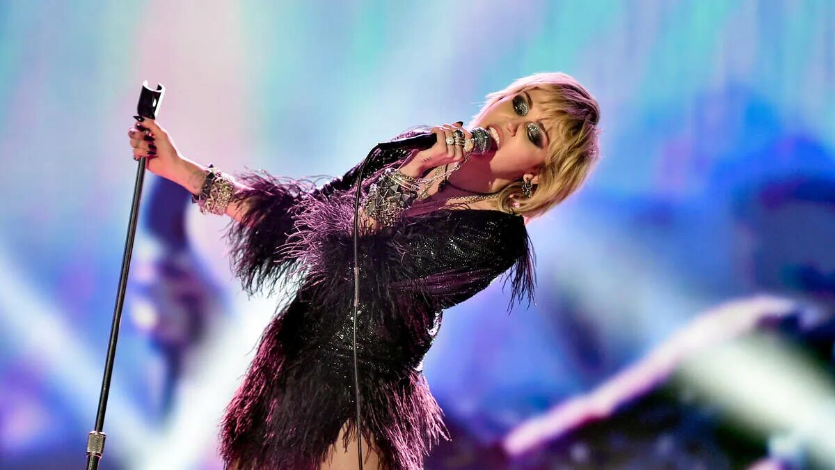 Майли сайрус 2022. Майли сайрус 2022. Концерт сайрус. Miley cyrus 2022. Майли сайрус 2022 концерт.