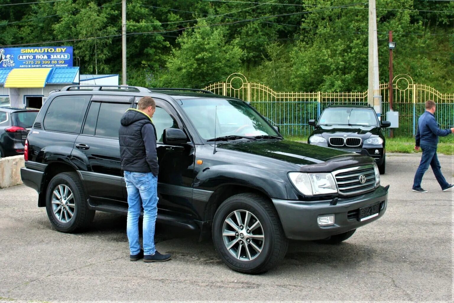 Покупка автомобиля в беларуси. Машины России. Номер машины президента РФ. Land Cruiser самый модный.