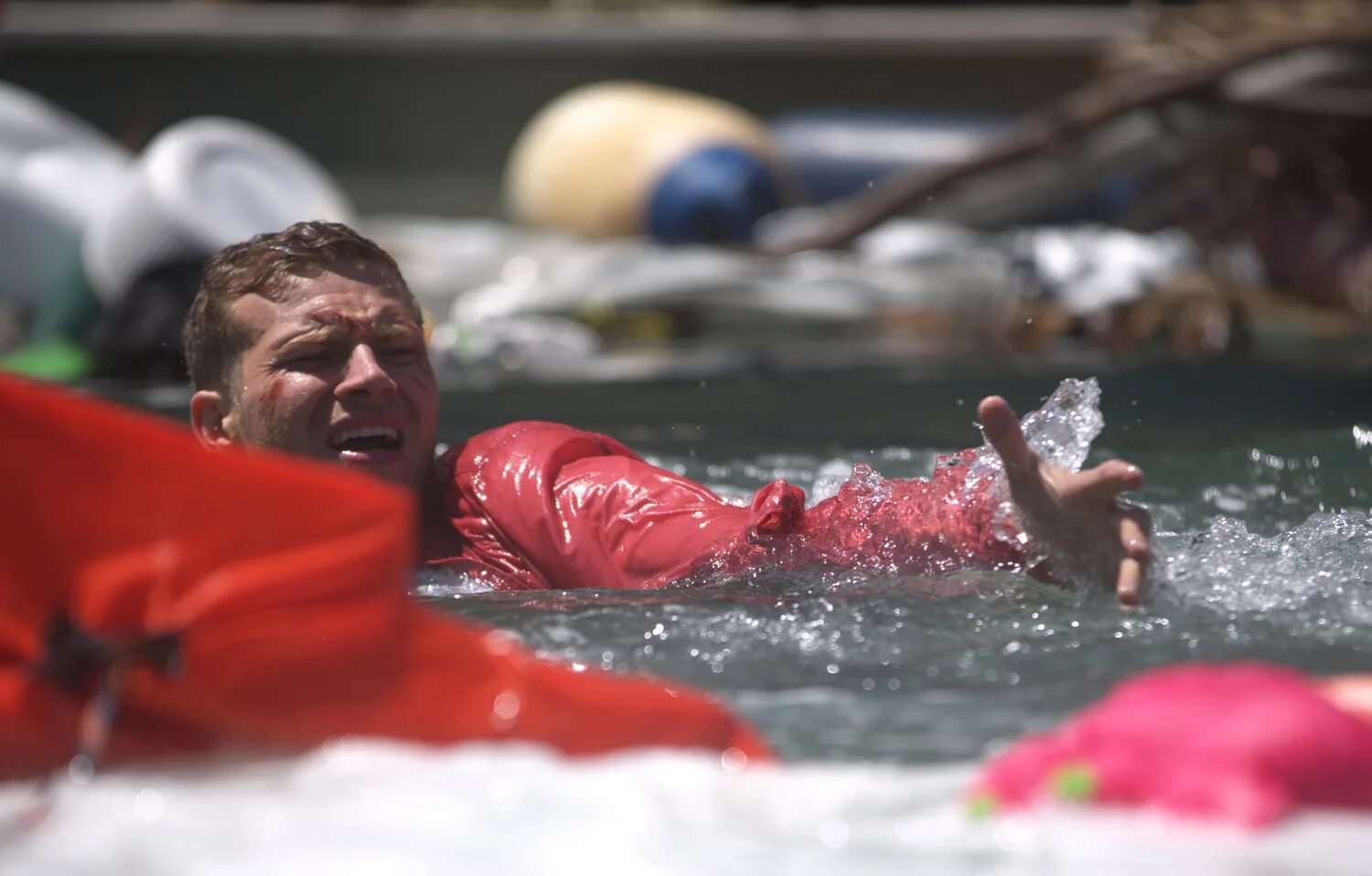 Гевин макхью. 911 служба спасения бобби нэш. 911 служба спасения цунами. 911 служба спасения цунами. 911 служба спасения цунами.