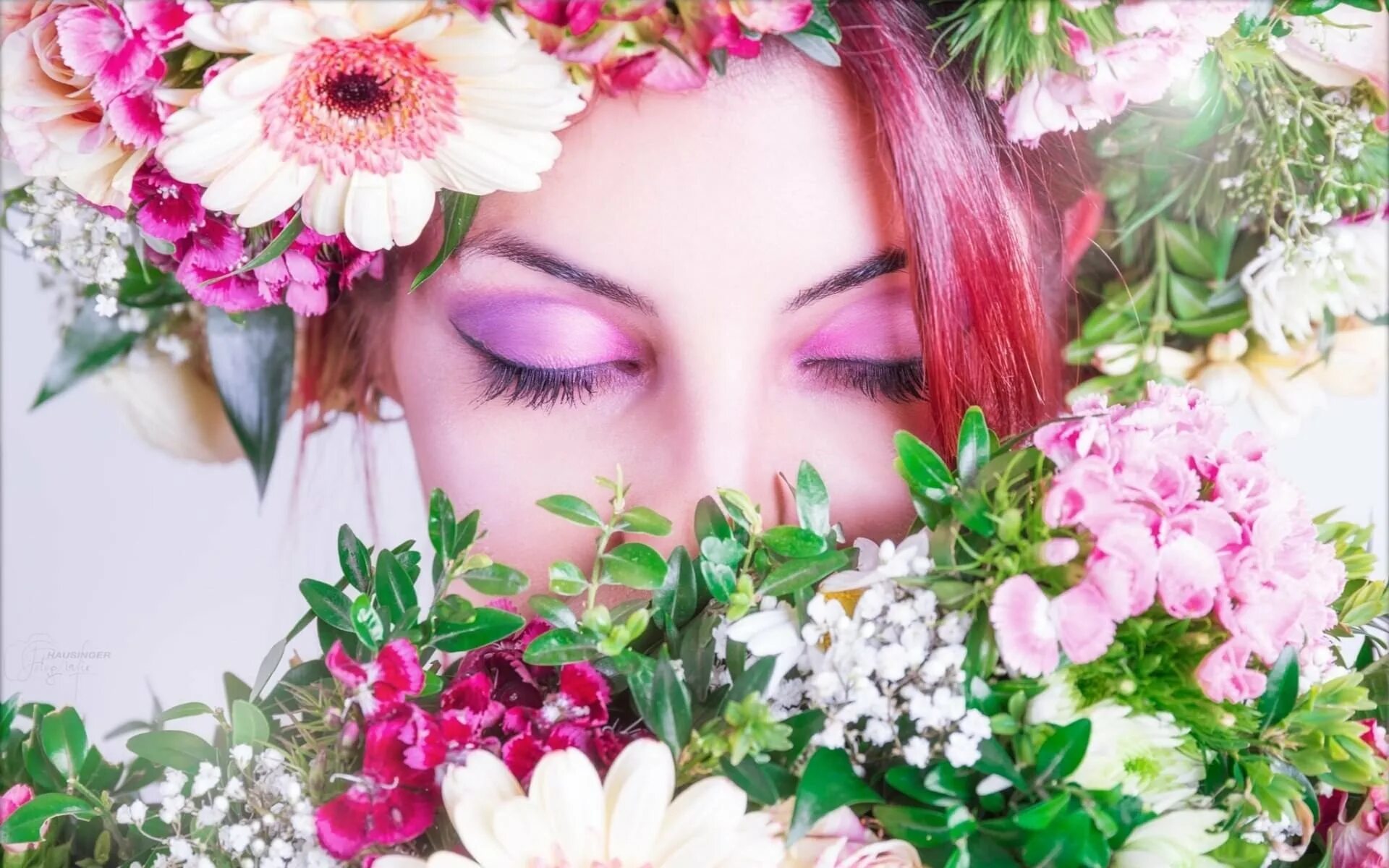 красивые девушки с цветами. девушка в шляпе с цветами. аватарка женщина с цветами. аватарка женщина с цветами. аватарка женщина с цветами.