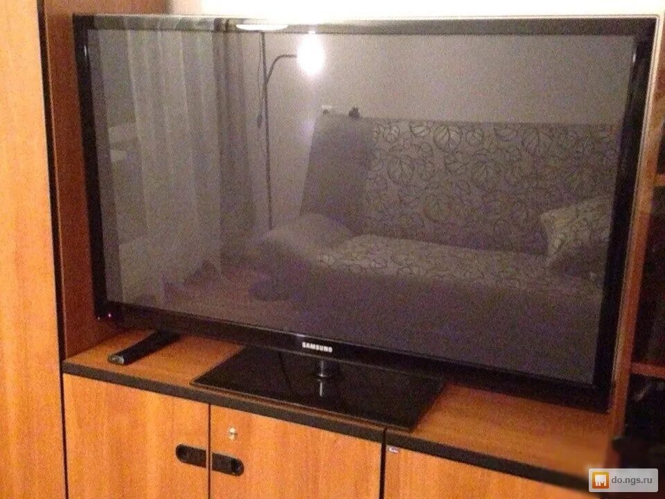 Найден новый телевизор. Плазменный телевизор Samsung 51 дюйм. Телевизор самсунг 51 дюйм плазма. Телевизор Samsung 51 дюйм 1998 Юла. Samsung Plasma 50 дюймов 1920x1080.