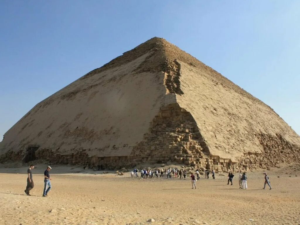 Тру пирамида. Ломаная пирамида Снофру. Нубийские пирамиды. Большая пирамида в Египте. Самая большая Египетская пирамида в мире.