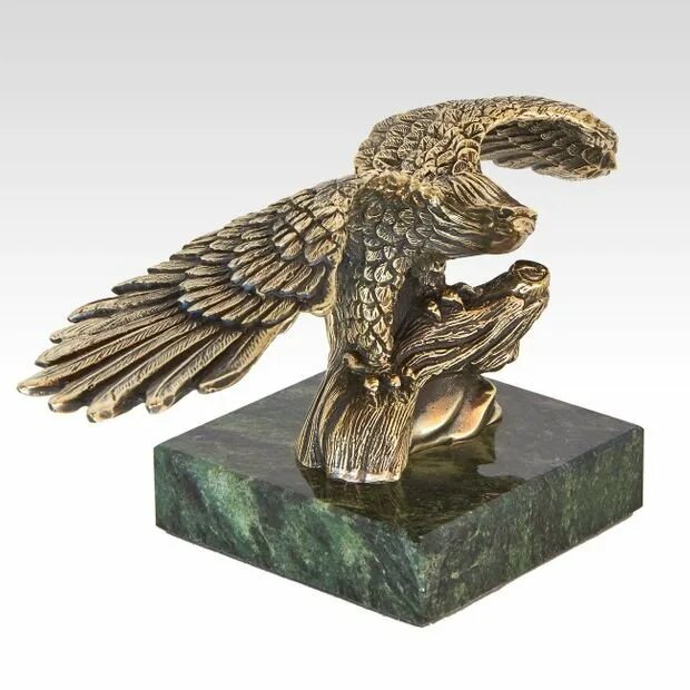 Купить орел 306. Статуэтка "Орел ВМФ" из бронзы и змеевика. Статуэтка "Орел МО" из бронзы и змеевика (10 х 8,5 х 4 см). Бронзовый Орел Пелла. Скульптура орла.