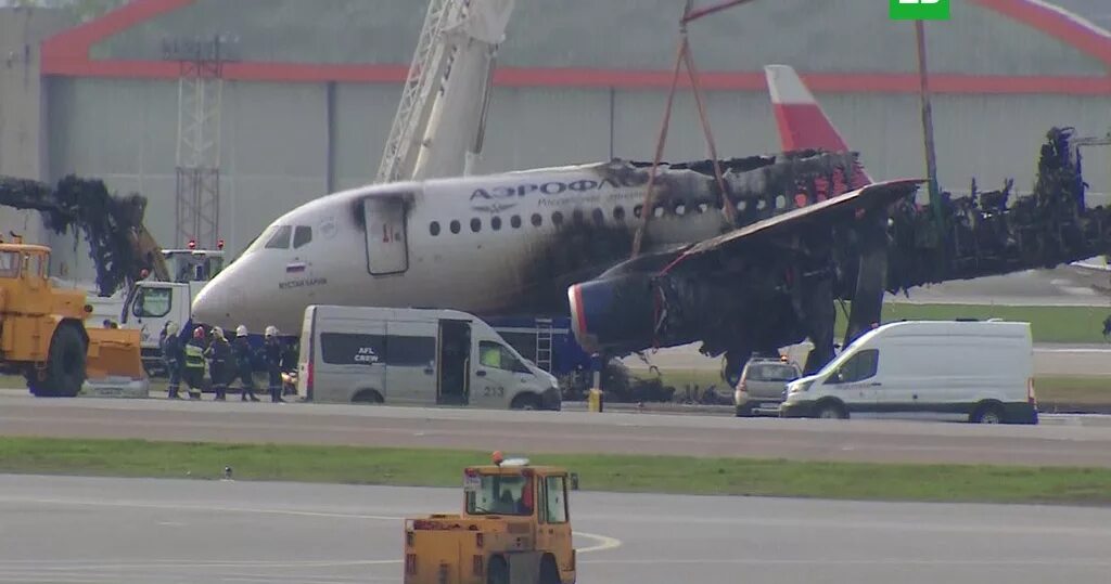 Катастрофа суперджета в шереметьево. Катастрофа суперджет 100 в шереметьево. Катастрофа в шереметьево 2019. Суперджет шереметьево катастрофа. Катастрофа суперджет 100 в шереметьево.