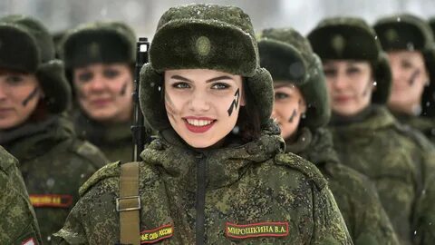 Женщины служащие в своей