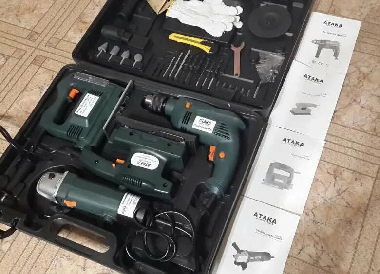 набор электроинструмента 4 в 1. набор аккумуляторного инструмента макита 4 в 1. набор 5в1 макита. набор инструментов 4в1 аккумуляторный makita. макита 8×1 набор электроинструментов.