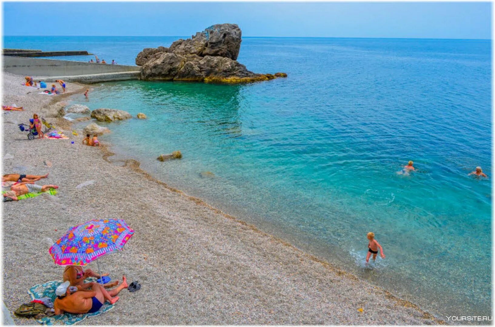 Безопасно ли ехать в крым летом. Алупка 2022. Алупка Крым пляж лягушка. Пляж лягушка в Алупке. Пляж сковородочка Алупка.