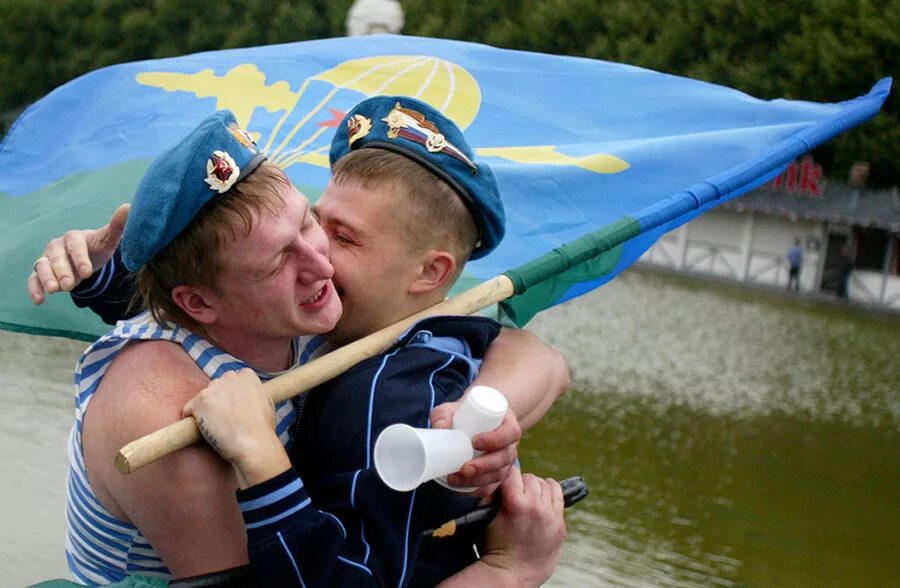 А десантура не бывает бывшей