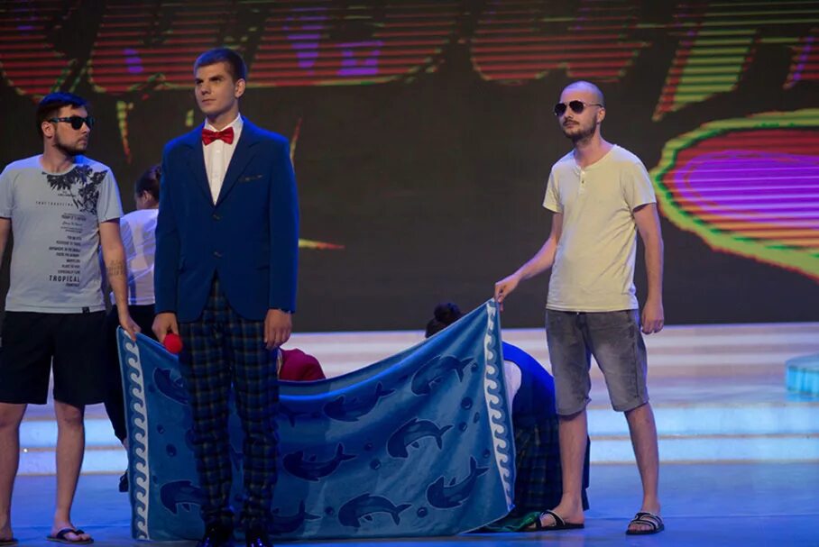 Голосящий кивин 2024. Голосящий кивин 2024 светлогорск. Команда квн светлогорск. Голосящий кивин телепередача. Светлогорск квн.