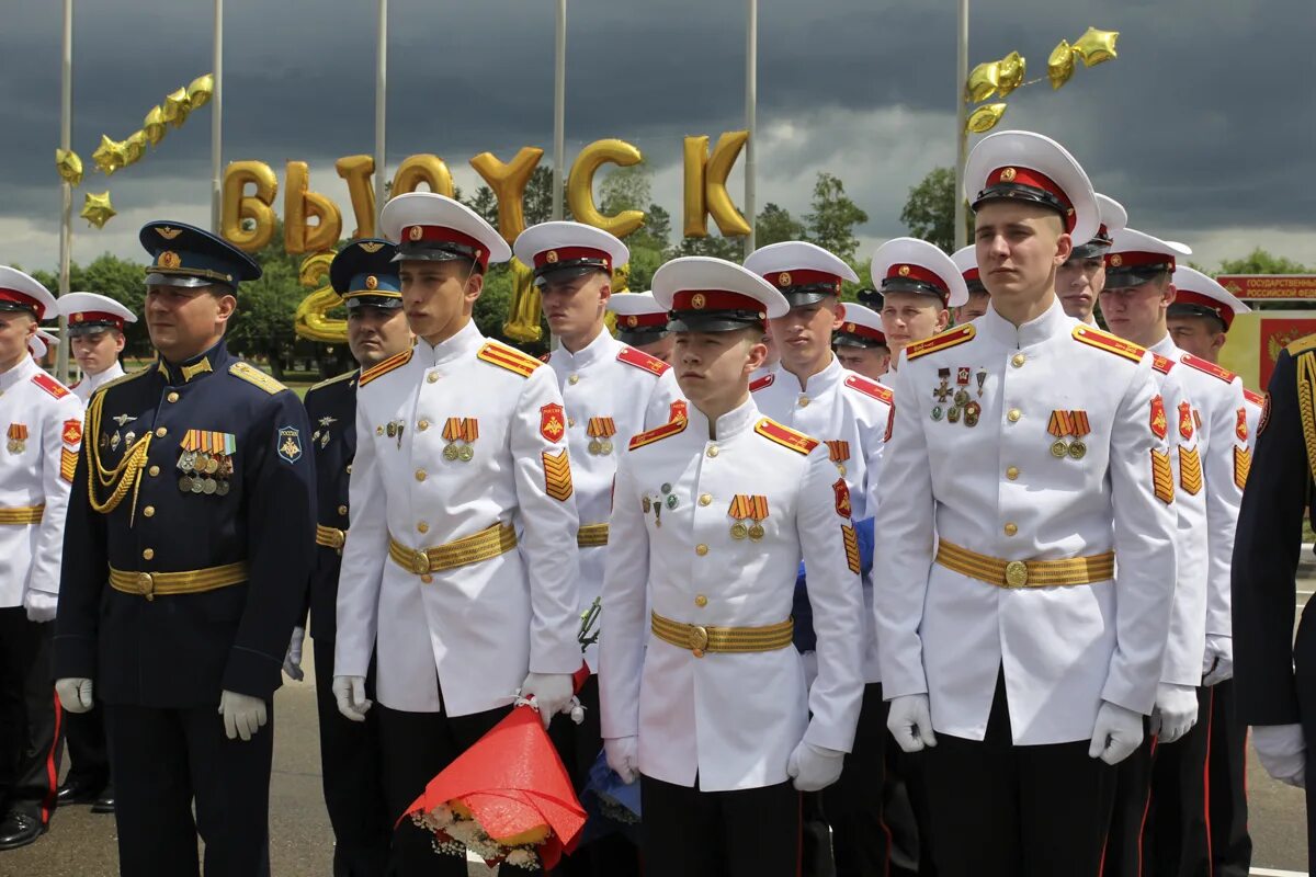 Офицеры Уссурийского СВУ. УСВУ сайт выпускников. Уссурийское Суворовское военное училище воспитанники. Уссурийское СВУ выпускной. Знаменитые выпускники суворовского училища