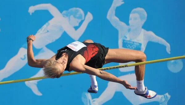 Сильнов олимпийский чемпион. Чемпионы по прыжкам в высоту. Чемпионы по прыжкам в высоту. Чемпионы по прыжкам в высоту. Чемпионы по прыжкам в высоту.