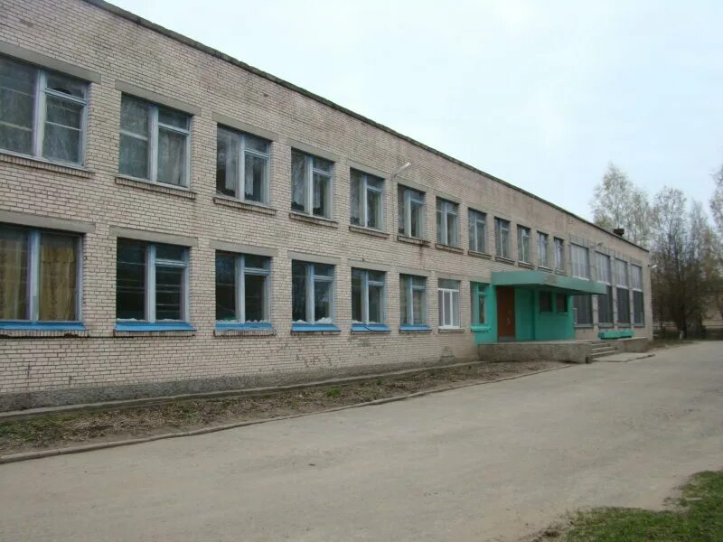 Гимназия имени максима горького город хасавюрт. Брянская область город карачев школа горького. Школа имени максима горького боголюбово сайт. Школа м горького. Город сланцы школа номер 1.