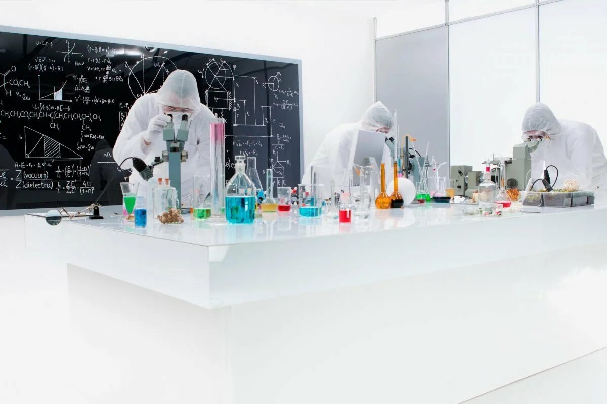 Оборудование в производственной аптеке. Химическая лаборатория. Химическая лаборатория мгу. Оборудование биотехнологической лаборатории. Лабораторное оборудование.