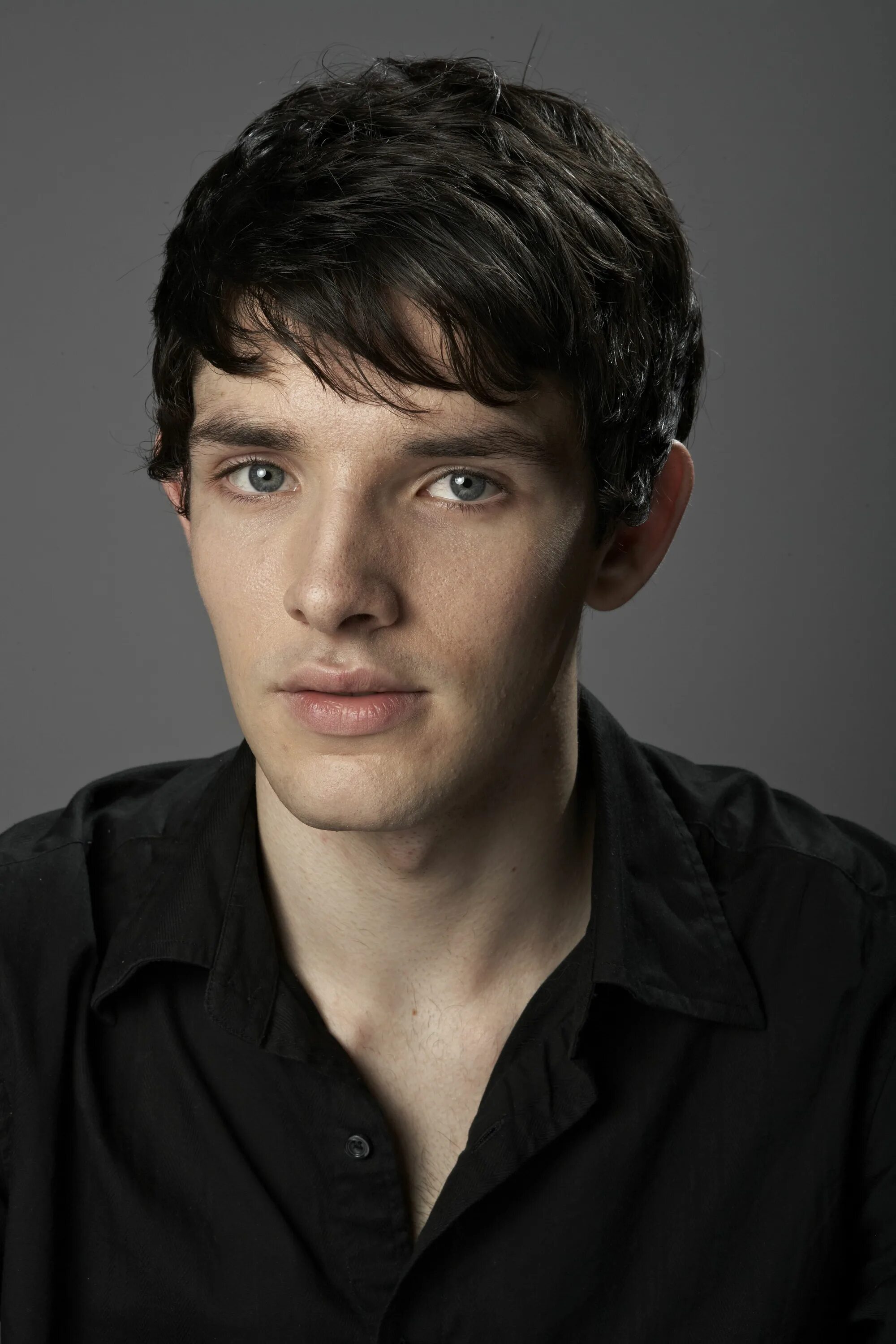 Colin morgan. Колин морган. colin morgan.мерлин. колин морган мерлин. колин морган 2025.