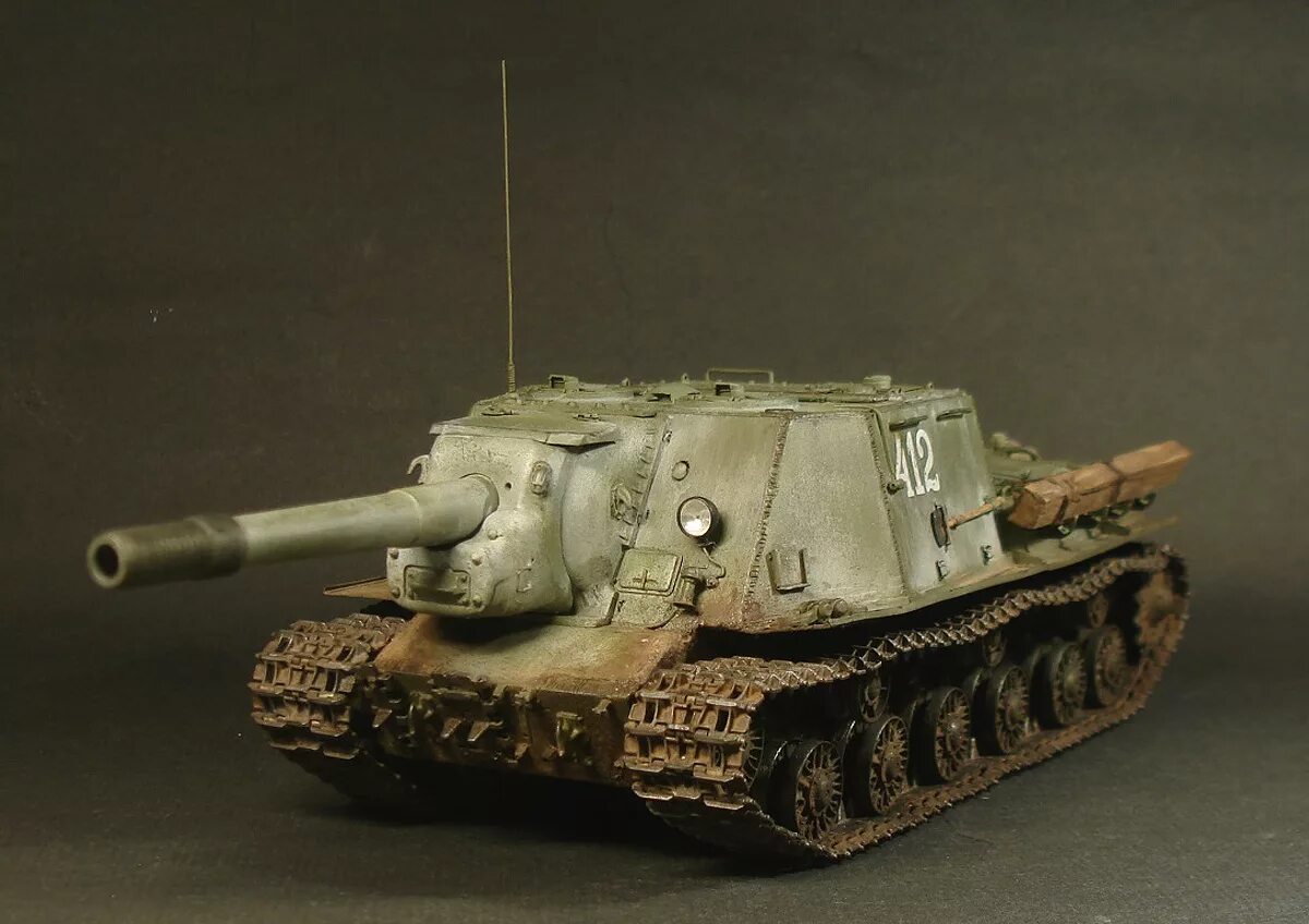 Собрать ису. Звезда 1/35 самоходка ису-152. ису-152 зверобой звезда 1/35. танк ису 152 модель звезда. ису 152 звезда сборка.