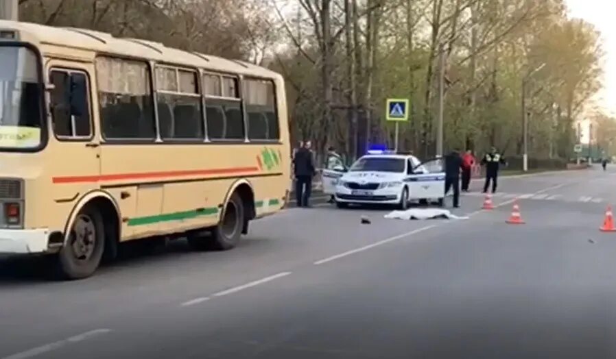 Автобус сбил ребенка. В Усолье-Сибирском сбили мальчика. Автобус Усолье-Сибирское. Мальчика сбил автобус Усолье Сибирское.