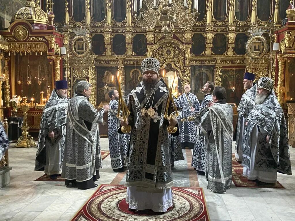 Храм в парке патриот в подмосковье. Церковный приход. Кто работает в церкви. Как работают храмы сегодня. Брест.