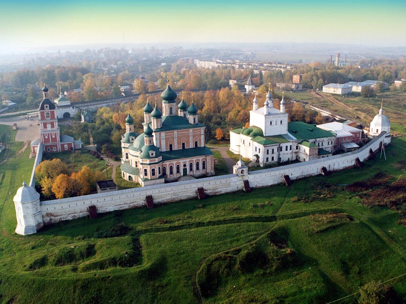 Успенский Горицкий монастырь (Переславль-Залесский). Золотое кольцо Переславль-Залесский Горицкий монастырь. Горицкий Успенский монастырь. Переславль-Залесский Переславский Кремль. Экскурсионное золотое кольцо