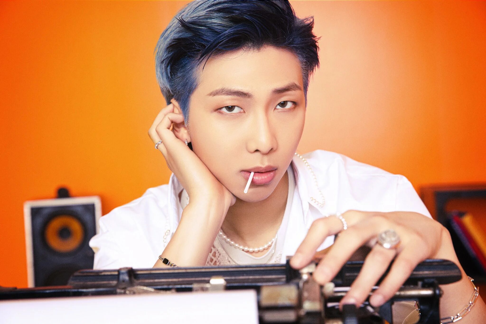 Butter bts. Ким намджун 2025. намджун баттер. bts butter фотосессия. rm бтс butter.