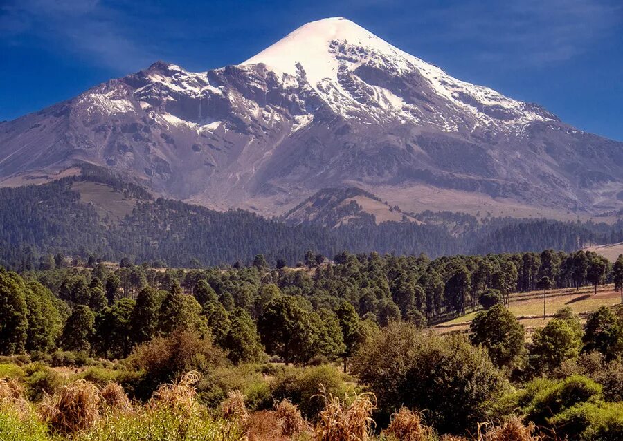 Самая высокая точка мексики. Мексика вулкан Орисаба. Пико де Орисаба. Вулкан Пико де Орисаба. Мексика природа и гора Орисаба.