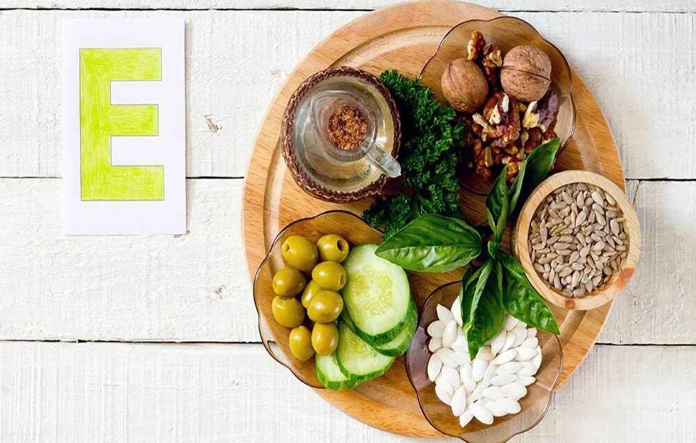 Очень вкусно лого. Партнер логотип. Витамин е токоферол содержится. Полезные продукты. Витамины а + е.