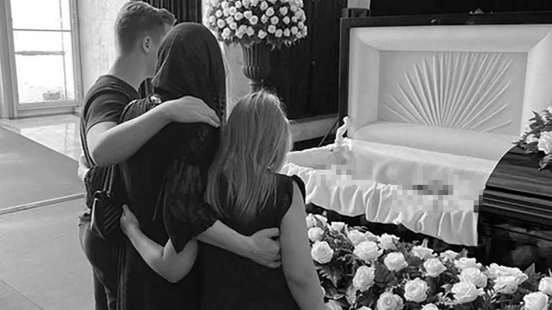 Похороны юры шатунова 2022. Могила валерия гаркалина. Провожая в последний путь умершего. Юрий шатунов прощание и похороны. Похороны гаркалина валерия.