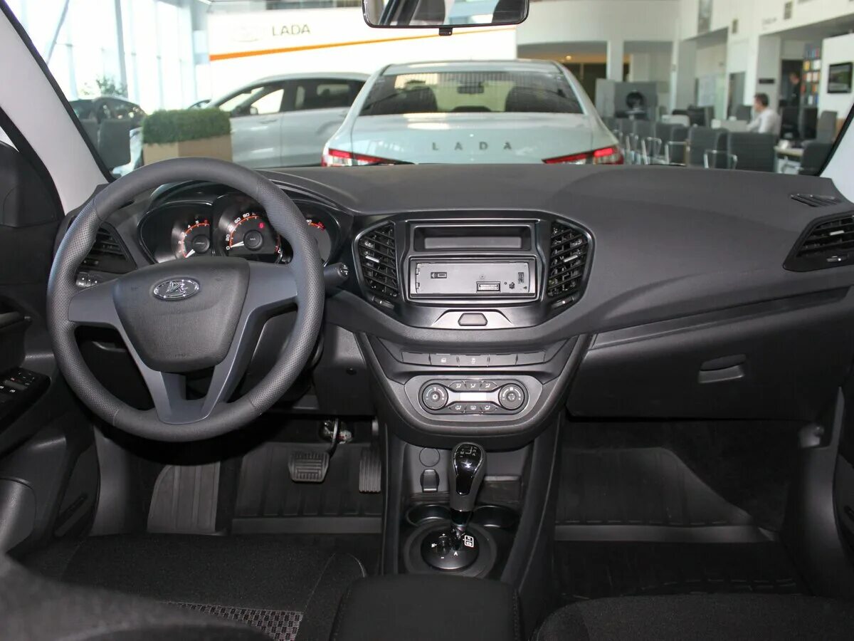 LADA Vesta седан 1.6 л 16-кл. (106 л.с.), 5МТ / Comfort. Ярко-синий "Дайвинг" 20