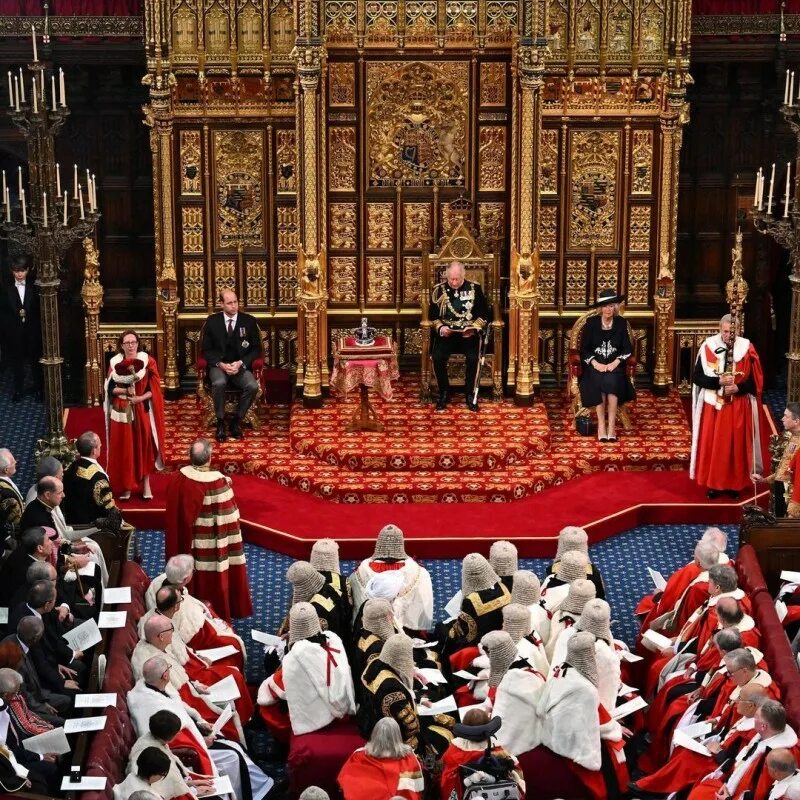 В каком году первый парламент англии. Масонство парламента Британии. Открытие парламента в Великобритании. Церемония открытия парламента. Британские Королевские церемонии.