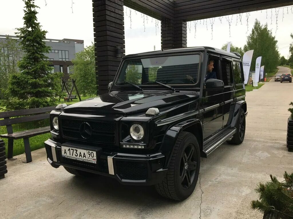 Мерседес гелендваген москве. Гелендваген 201. Новый Mercedes Gelandewagen черный. Гелик в Москве. Гелендваген в Москве черный.