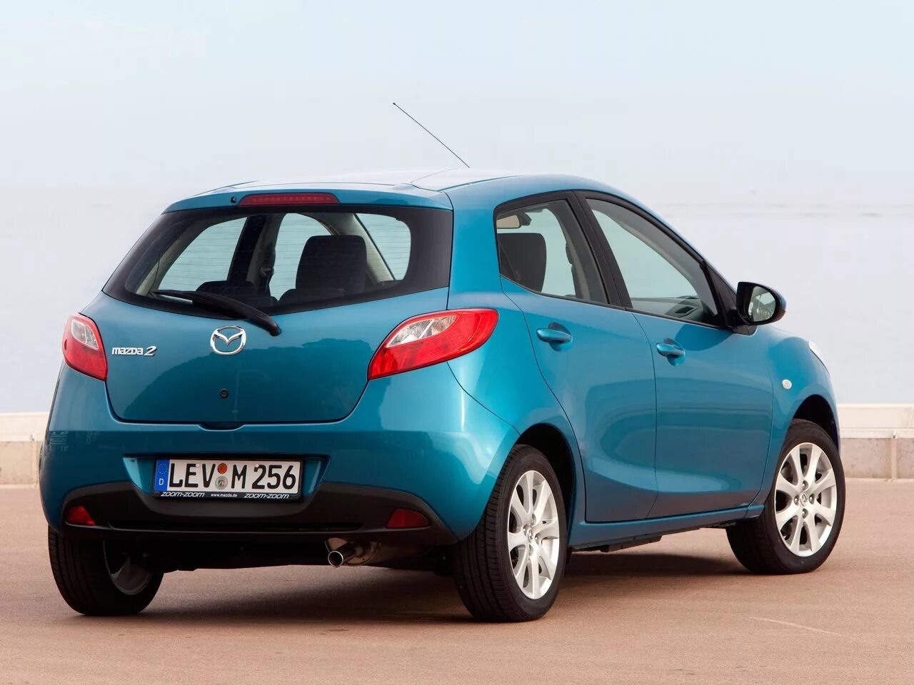 Маленькие машинки 2. Mazda 2. Mazda 2+2. Mazda 2 2010. Mazda 2 хэтчбек.