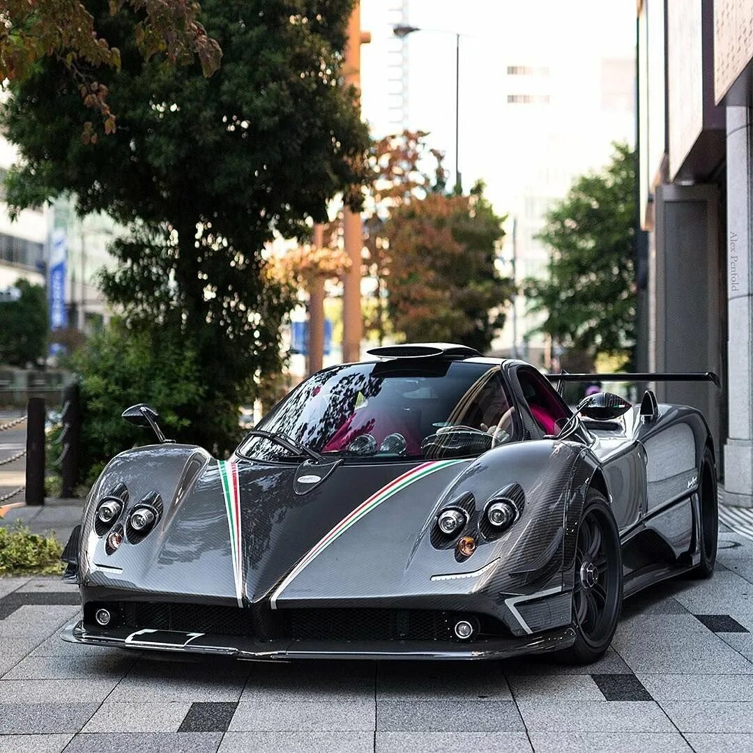 Паганини машина. Машина Pagani Zonda. Спорт кар Пагани зонда. Pagani Huayra. Pagani Zonda Sport.