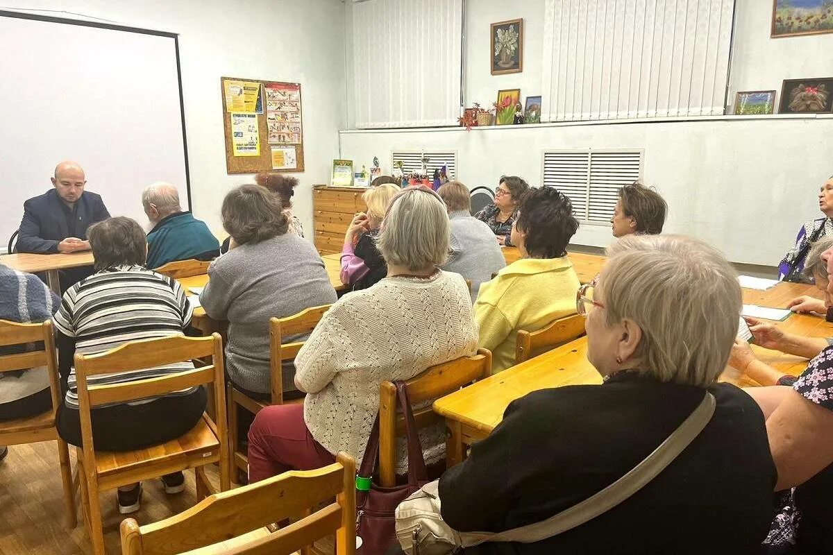 Пенсионеры мурманска. Центр общения старшего поколения. Пенсионеры. Финансовая грамотность для пенсионеров. Федерального партийного проекта «мир возможностей».