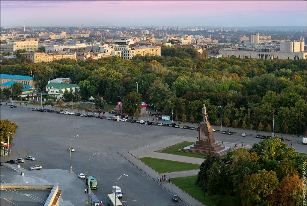 Харьков площадь свободы. Харьков площадь города. Харьков город площадь центр. Главная площадь Харькова.