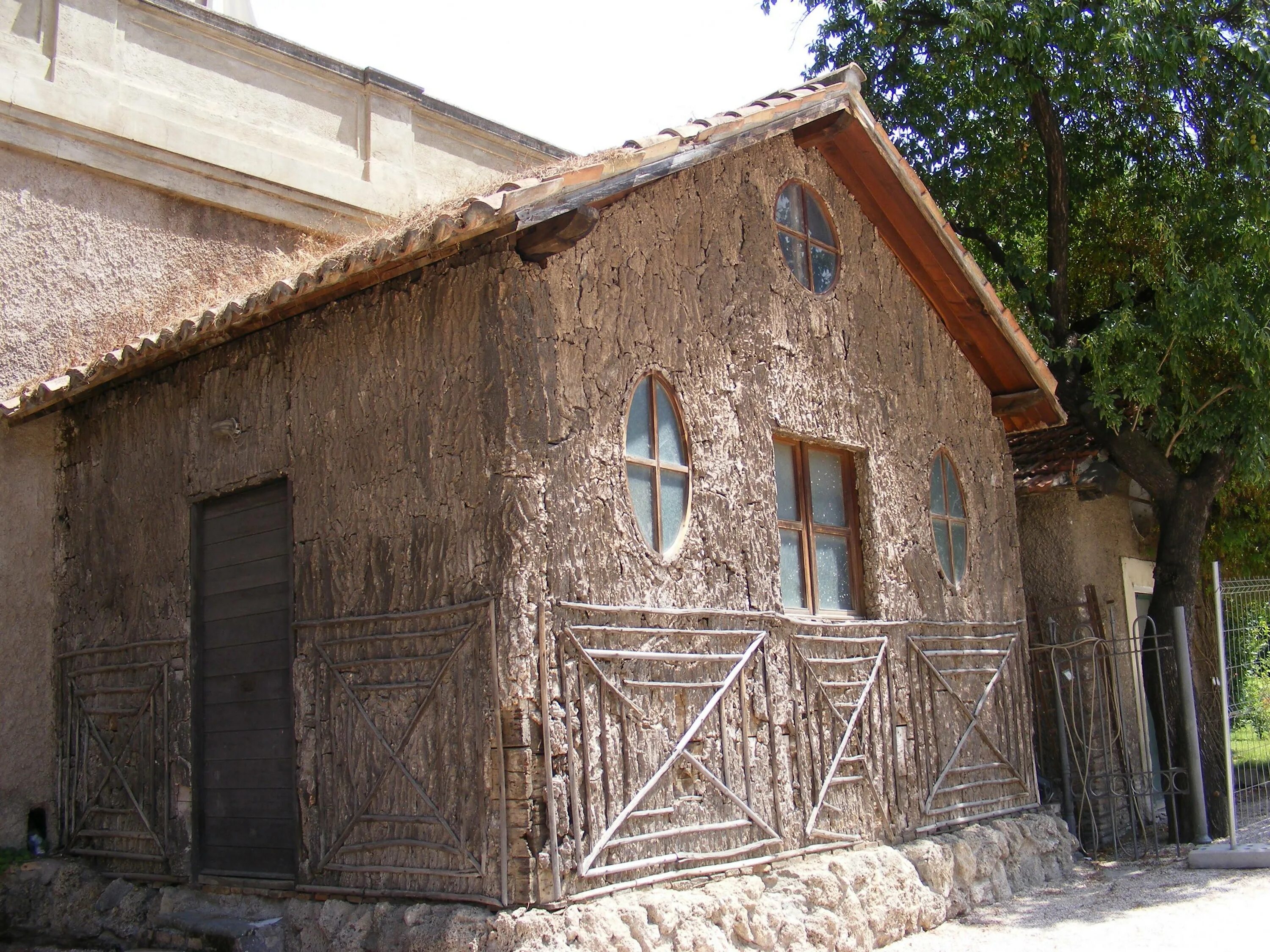 Нахшадам дом. Poor House. Ancient House. Колумбия дома жителей.