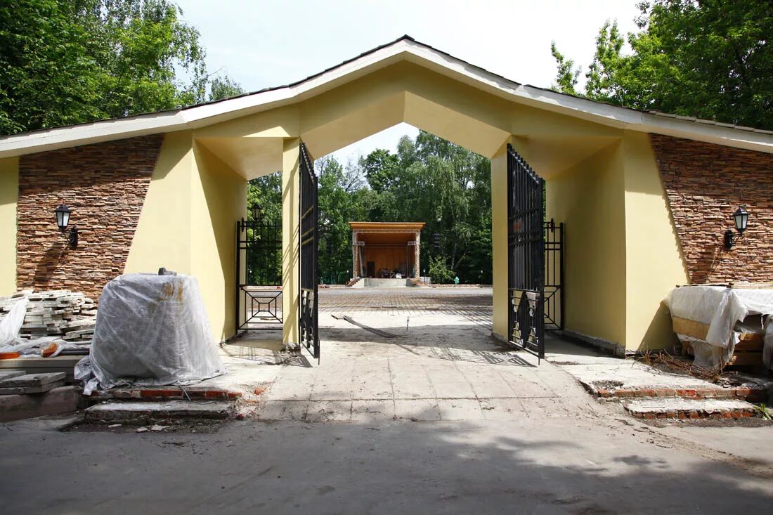 Forest hall сокольники свадьба. Ресторан парк мантулинская веранда. Банкетный зал forest hall. Кафе в парке сокольники. Парк сокольники танцевальная площадка.