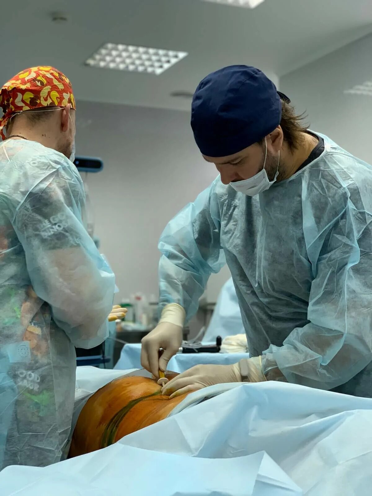 Шприц для липофилинга. Липофилинг молочных желёз. Липофилинг молочных желёз. Липофилинг молочной железы результат. Измерение женской груди.