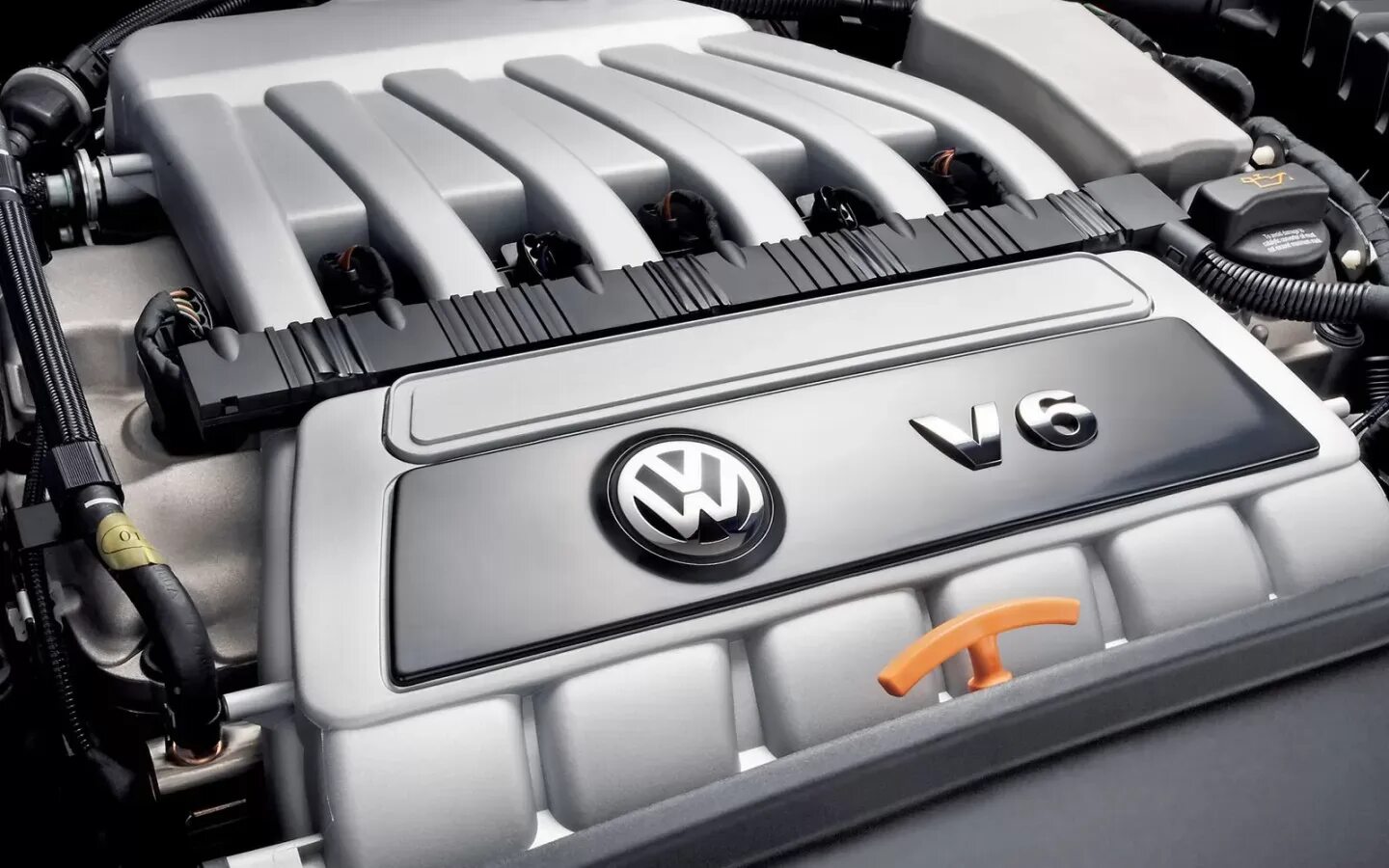 VW vr6 3.2. Мотор v5 Фольксваген 2.3. Golf 5 r32 мотор. Golf 5 3.2 r32 vr6. Двигатель на автомобиль volkswagen