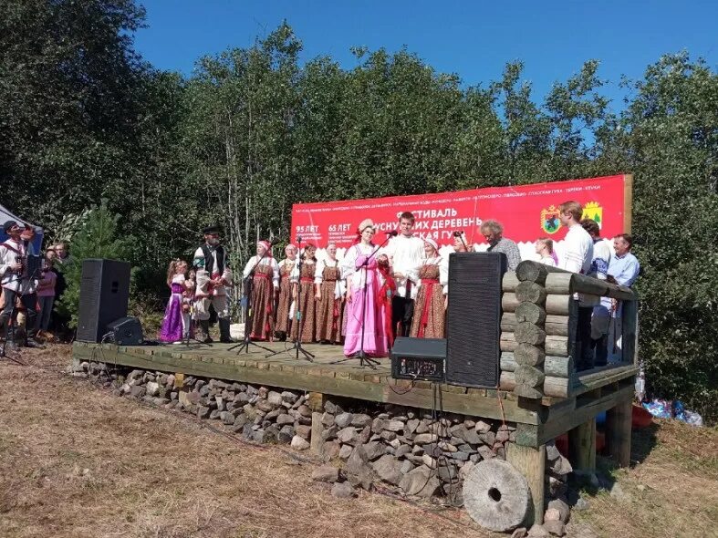 Деревни карелии. Засыпала деревня дубки гасли огни в домах. Пожар в деревне игнатовка в вельского р-н. Деревня дубки ярославской области. Окрестности деревня дубки талдомский район.