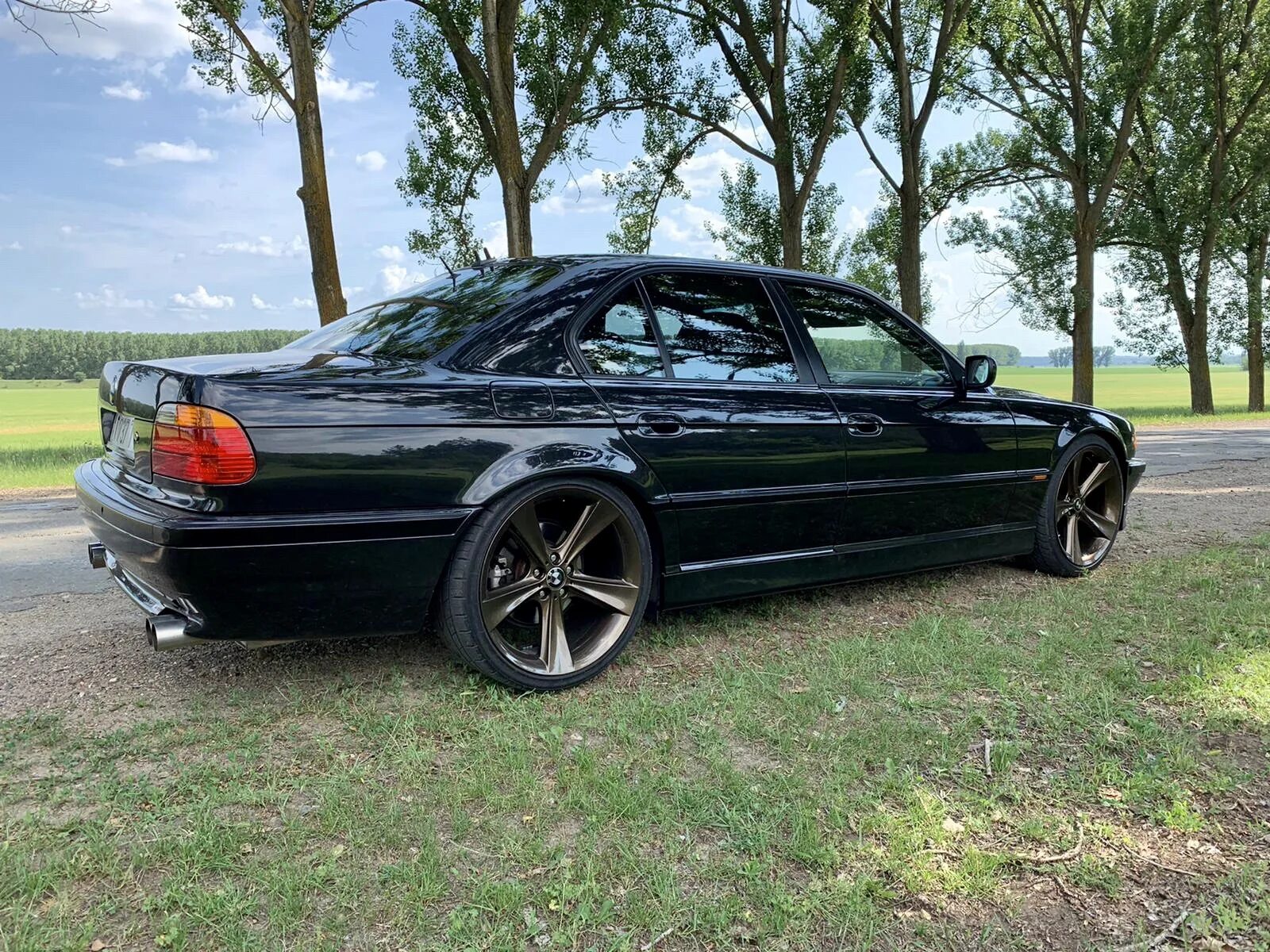 Разболтовка е34. BMW e38 128 стиль. BMW e38 диски r20. BMW e38 128 стиль r21. Диски BMW e38 Style.