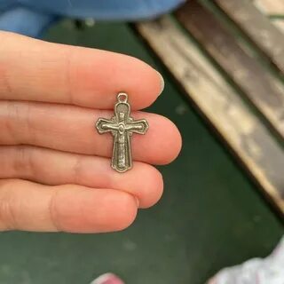 Зачем православные носят крестики