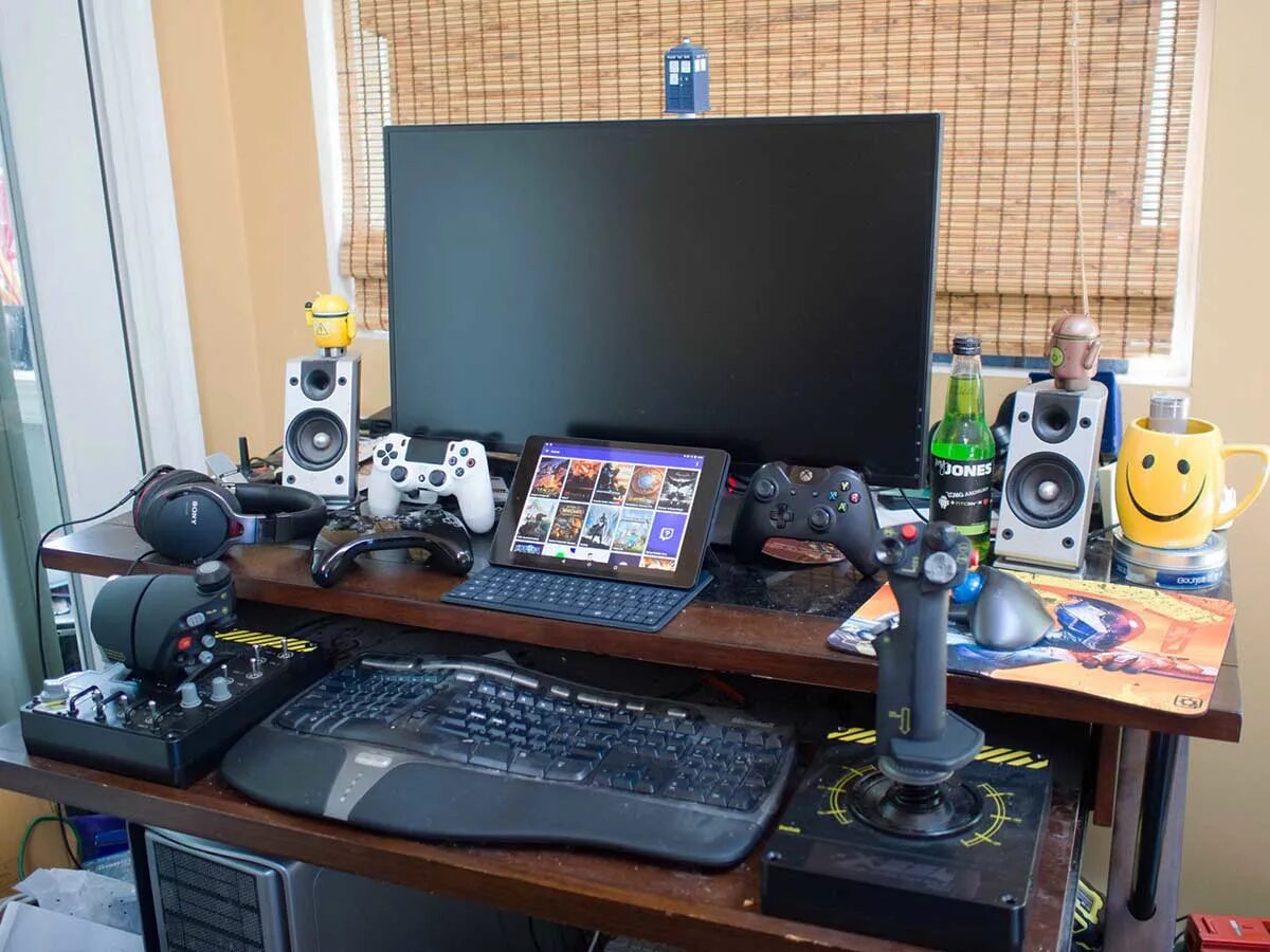 Игровая комната компьютерная. Что нужно геймеру. Игровая комната геймерская. Пк сетап 2019 razer. Компьютерное место.