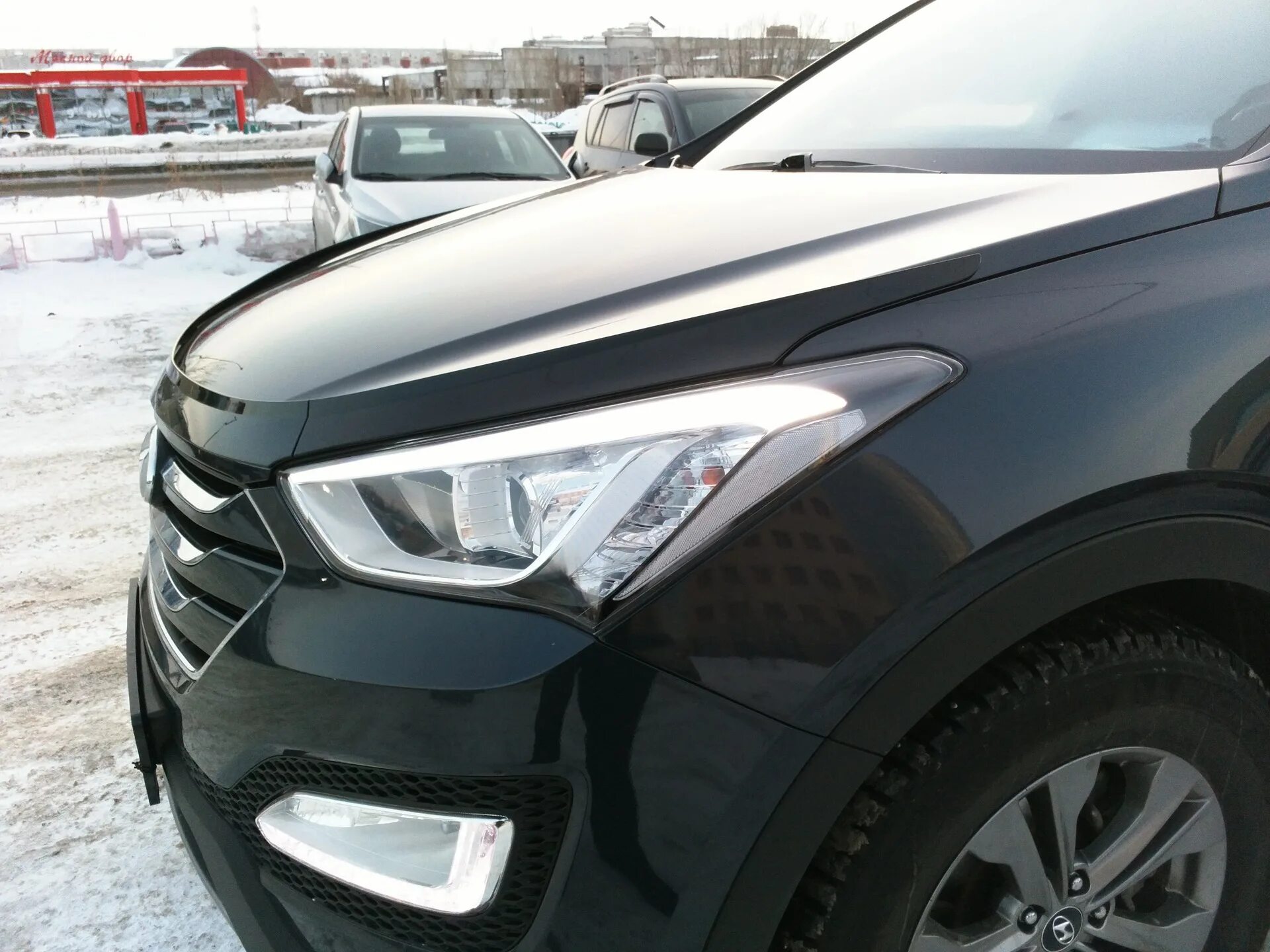 Капот санта фе 3. Дефлектор капота Санта Фе 3. Дефлектор капота Hyundai Santa Fe 3. Дефлектор капота Hyundai Santa Fe 2016. Мухобойка на Хендай Санта Фе 2015.