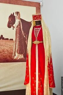 Адыгейский национальный костюм женский